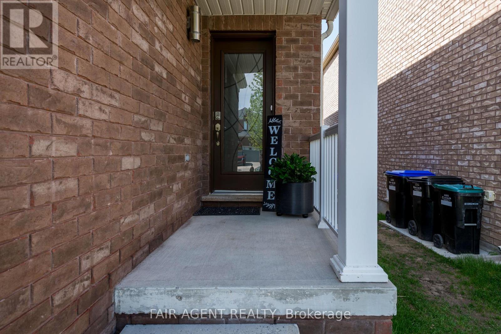 Property at 1204 MARY-LOU STREET image 3