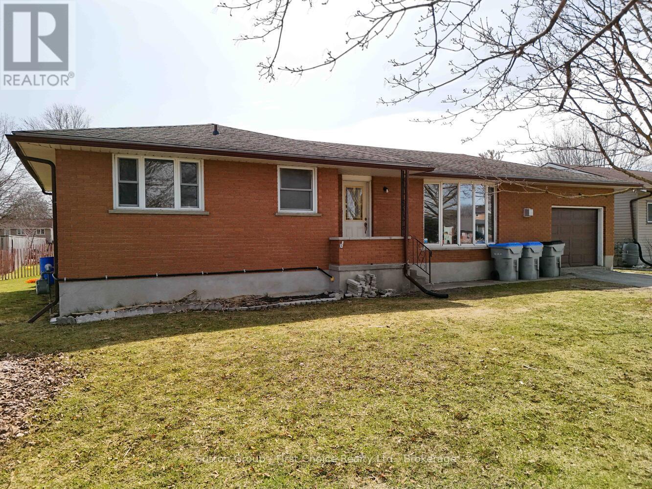231 St. George Street, West Perth, Ontario  N0K 1N0 - Photo 2 - X12093643