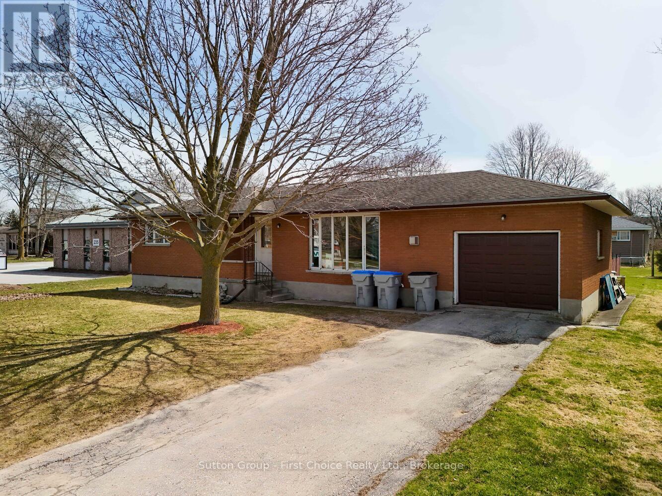 231 St. George Street, West Perth, Ontario  N0K 1N0 - Photo 3 - X12093643