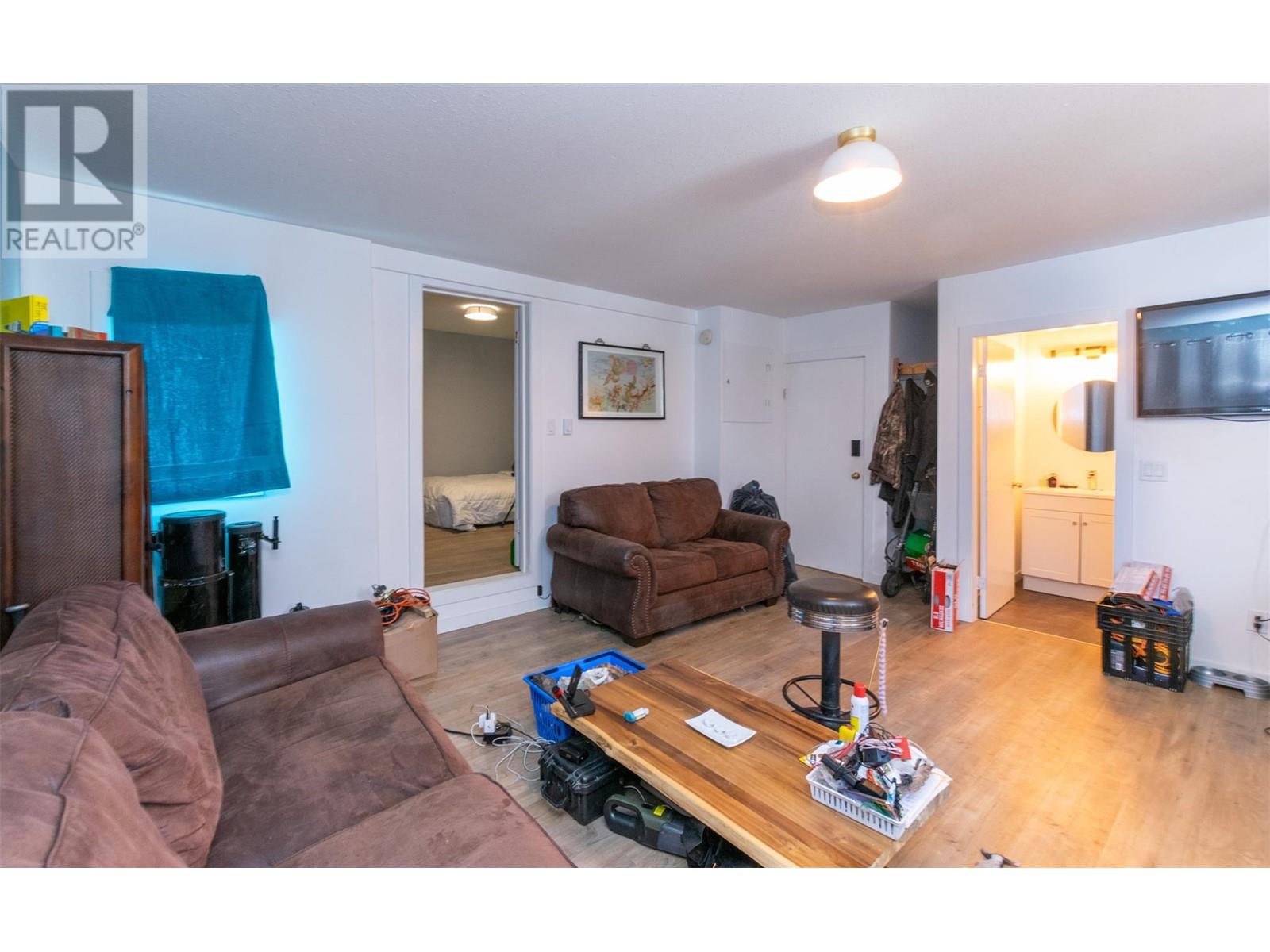 713 Russell Avenue, Enderby, British Columbia  V0E 1V1 - Photo 3 - 10333833