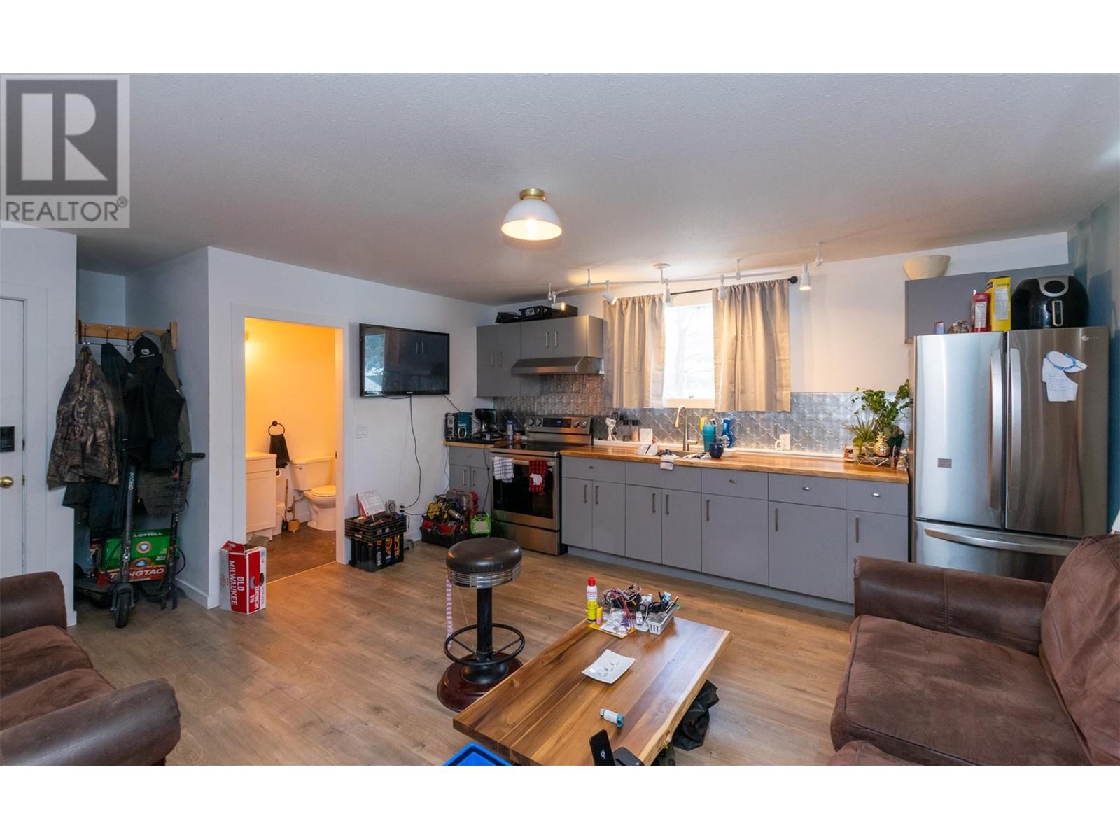 713 Russell Avenue, Enderby, British Columbia  V0E 1V1 - Photo 4 - 10333833