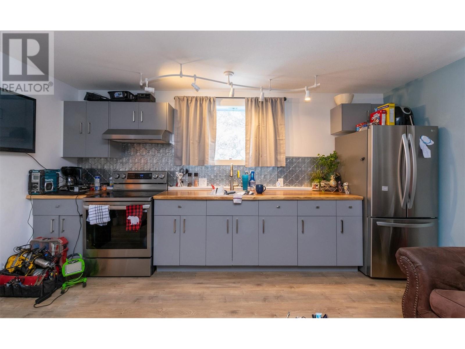 713 Russell Avenue, Enderby, British Columbia  V0E 1V1 - Photo 5 - 10333833