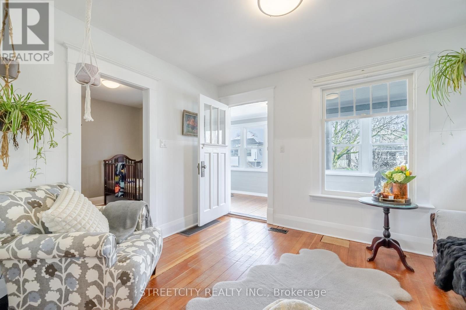 Photo 6 of 27 for 139 Brisbin Street