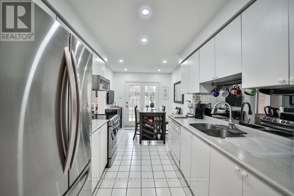1387 Stonecutter Drive, Oakville (Ga Glen Abbey), Ontario  L6M 3C3 - Photo 13 - W12093687