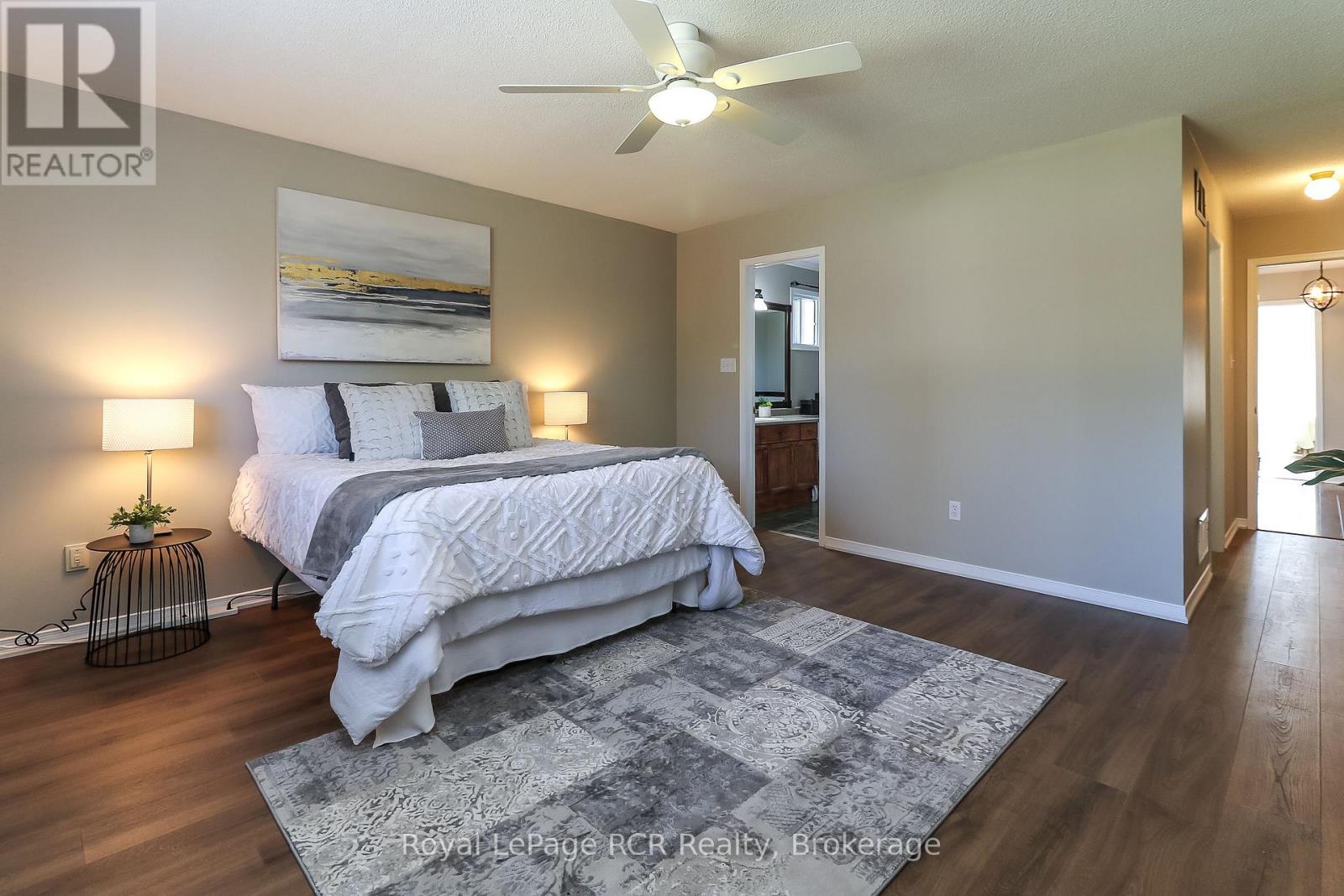 71 Fairway Crescent, Wasaga Beach, Ontario  L9Z 1B8 - Photo 14 - S12093719