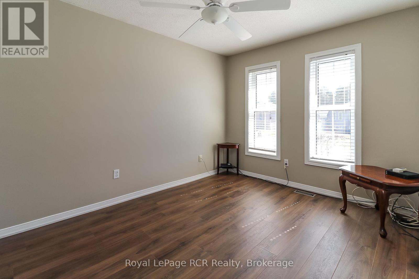 71 Fairway Crescent, Wasaga Beach, Ontario  L9Z 1B8 - Photo 18 - S12093719