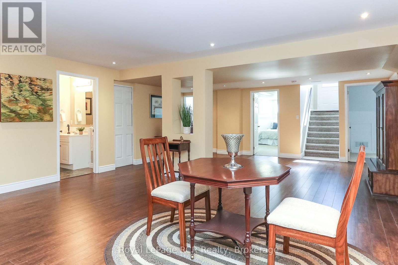 71 Fairway Crescent, Wasaga Beach, Ontario  L9Z 1B8 - Photo 21 - S12093719