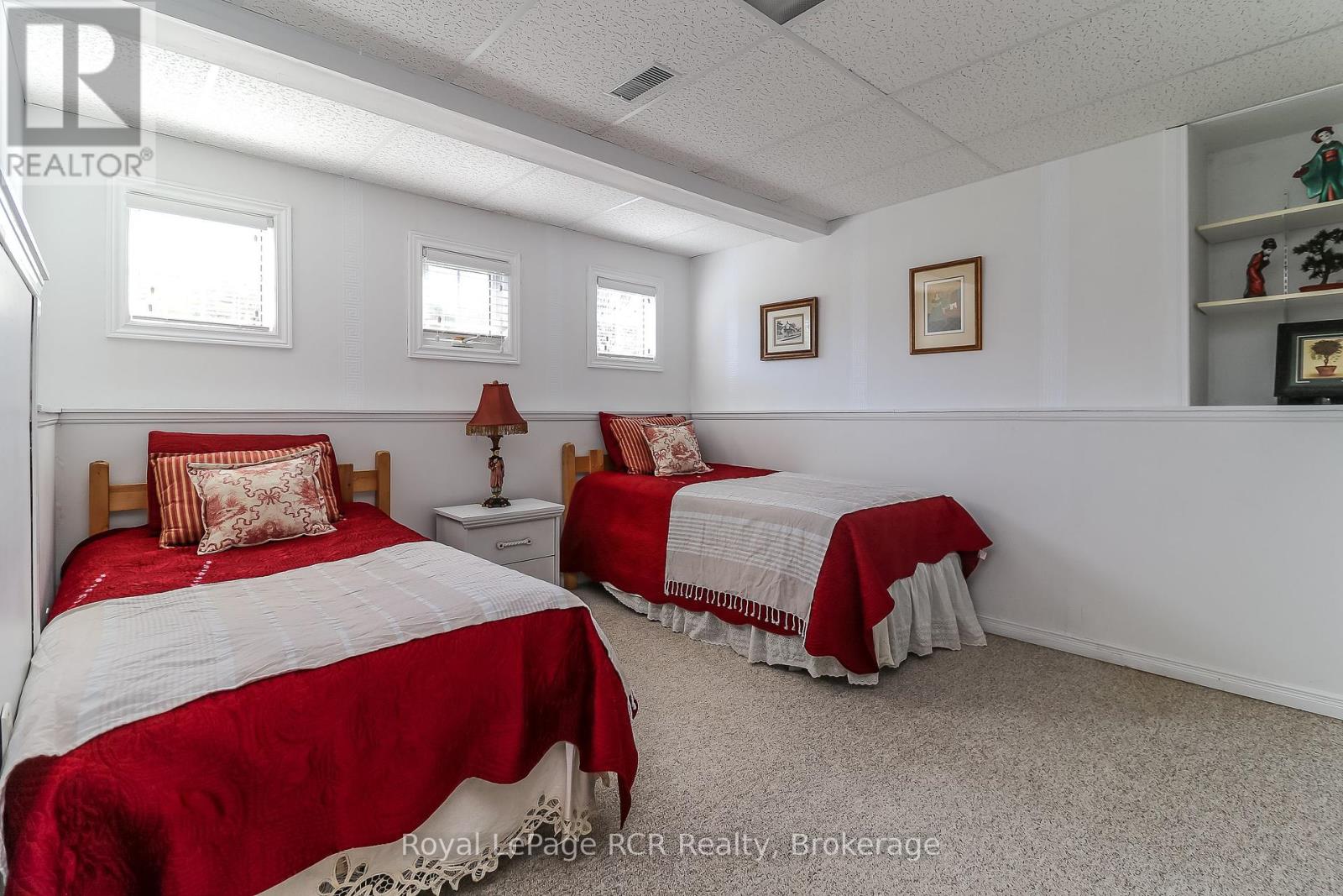 71 Fairway Crescent, Wasaga Beach, Ontario  L9Z 1B8 - Photo 28 - S12093719