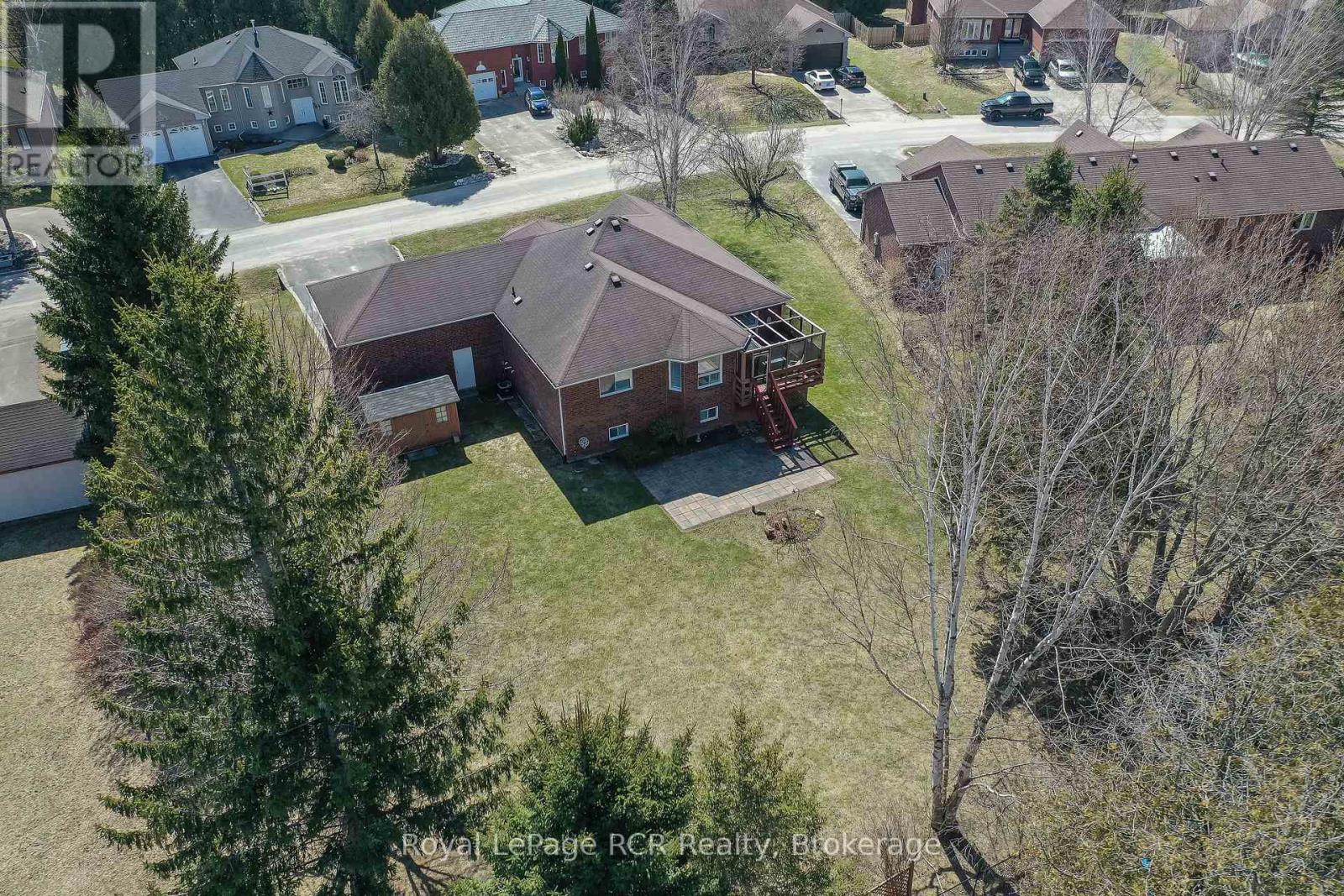 71 Fairway Crescent, Wasaga Beach, Ontario  L9Z 1B8 - Photo 35 - S12093719