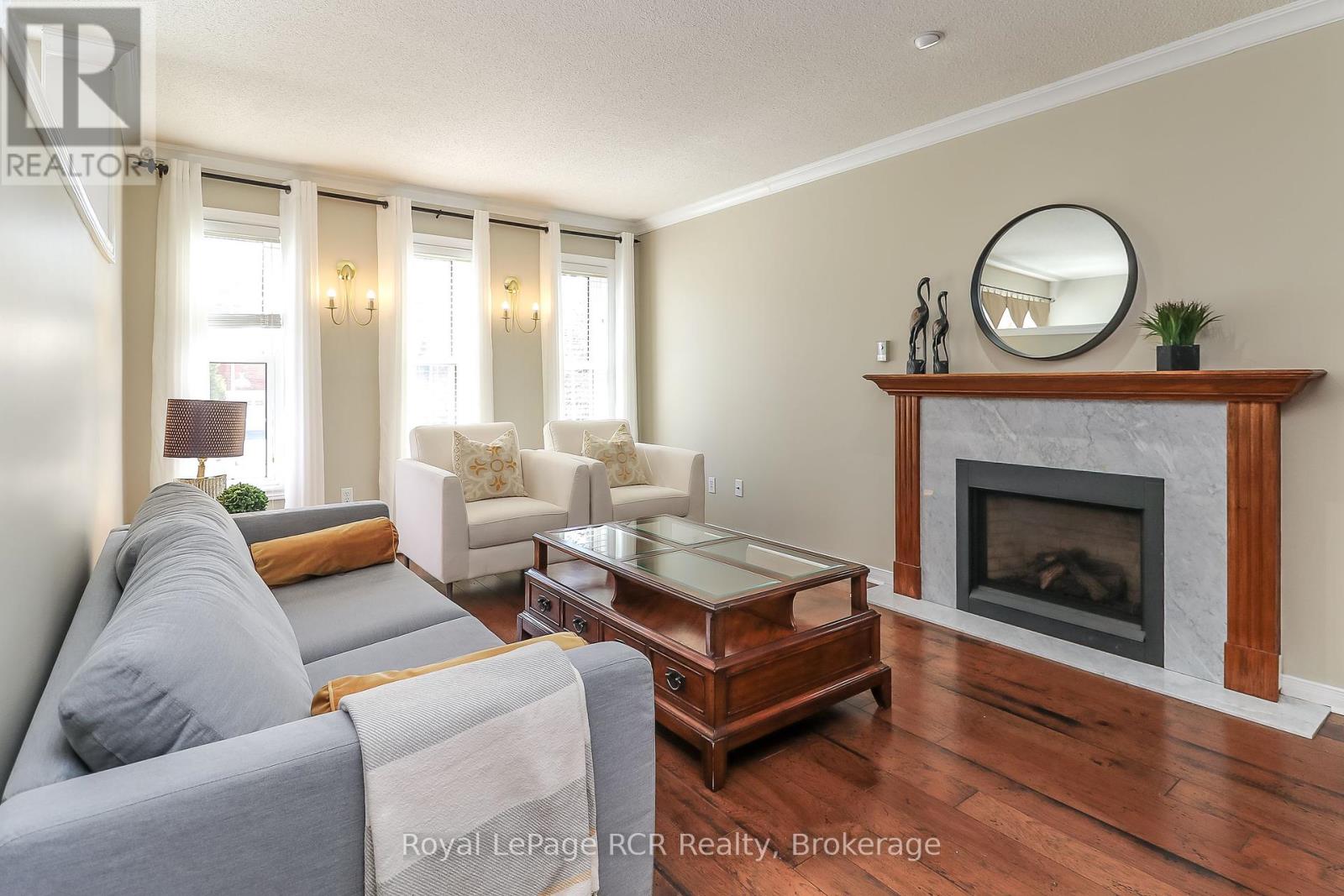71 Fairway Crescent, Wasaga Beach, Ontario  L9Z 1B8 - Photo 4 - S12093719