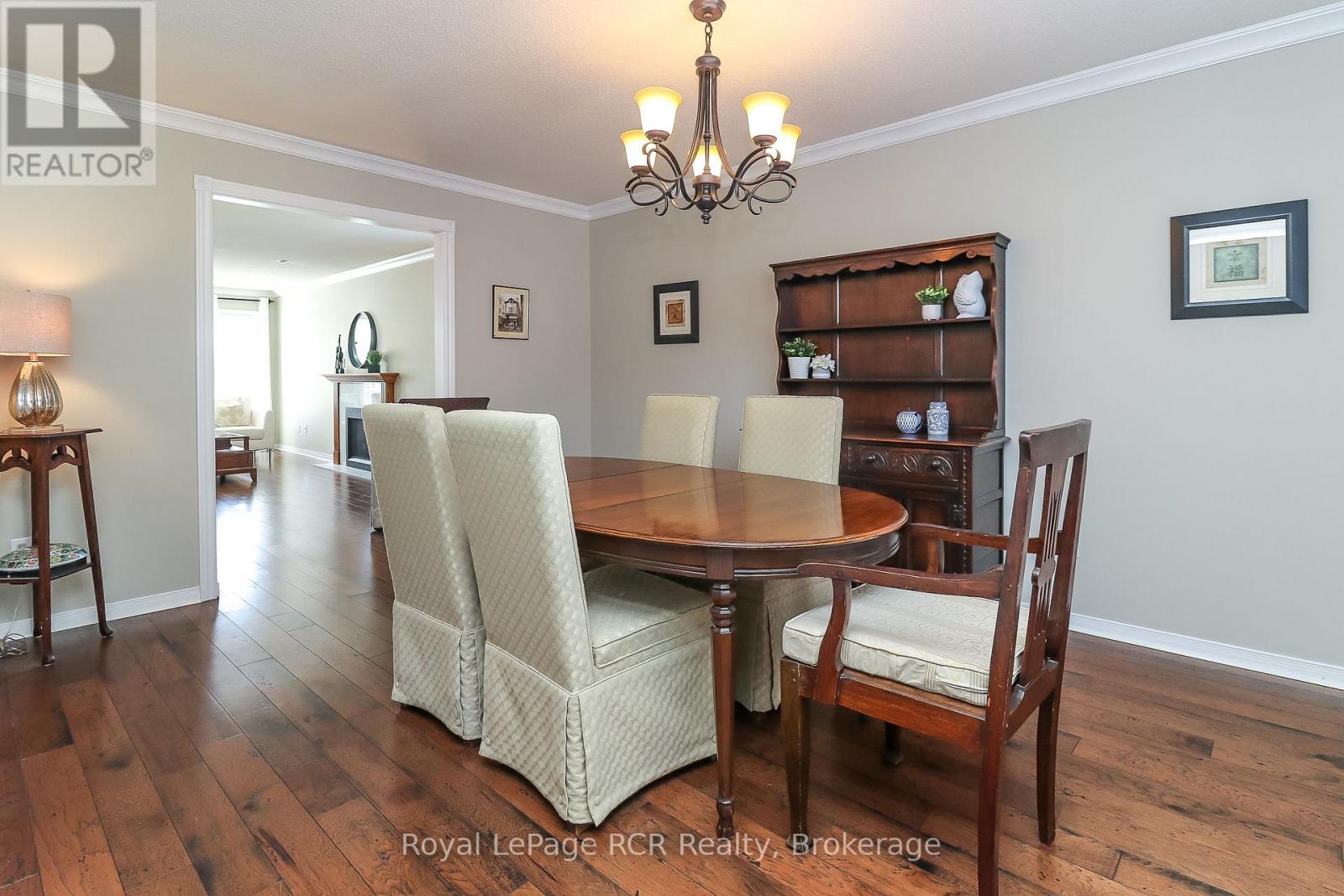 71 Fairway Crescent, Wasaga Beach, Ontario  L9Z 1B8 - Photo 8 - S12093719