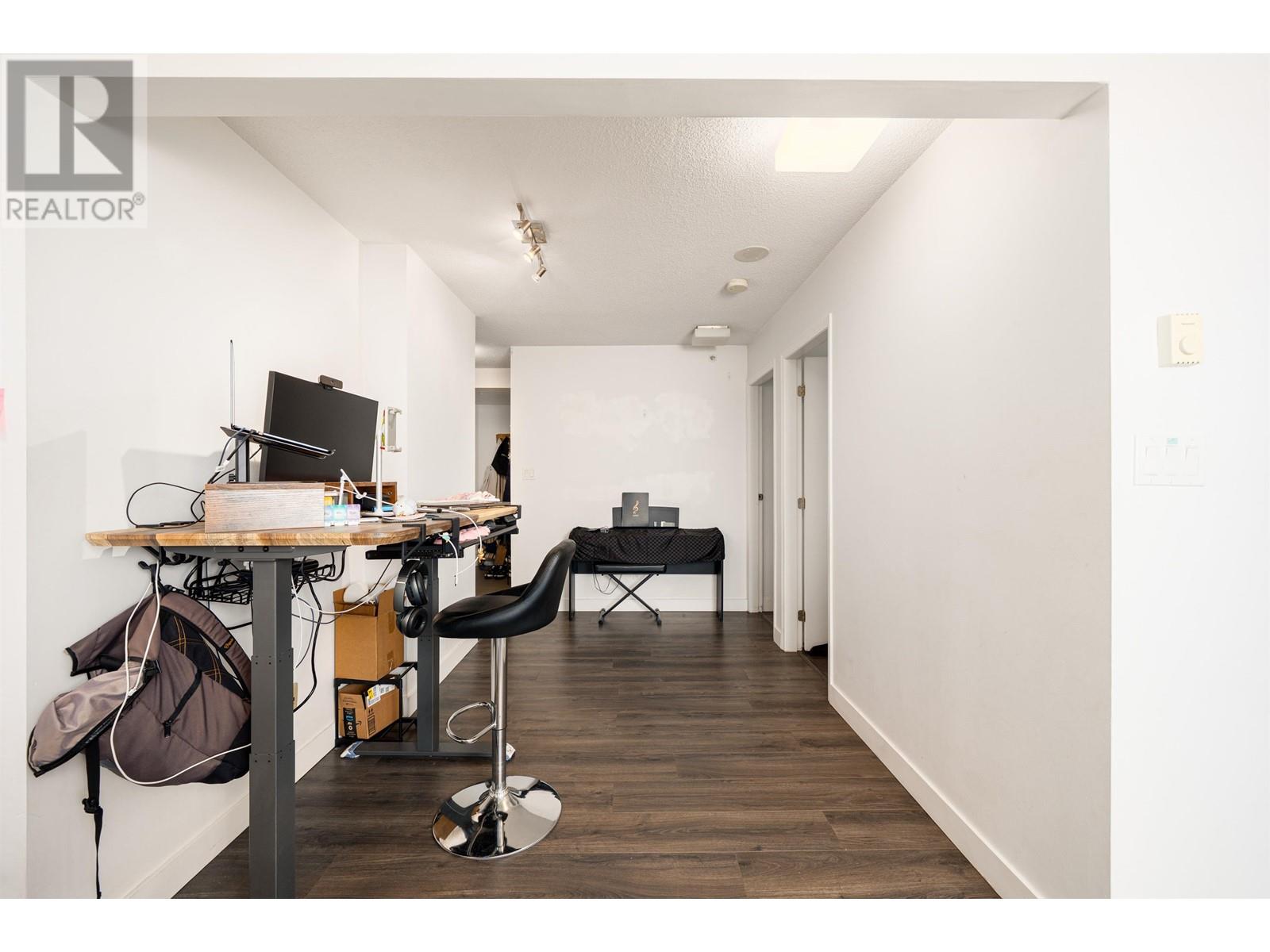 Listing Picture 11 of 28 : 2204 939 HOMER STREET, Vancouver / 溫哥華 - 魯藝地產 Yvonne Lu Group - MLS Medallion Club Member