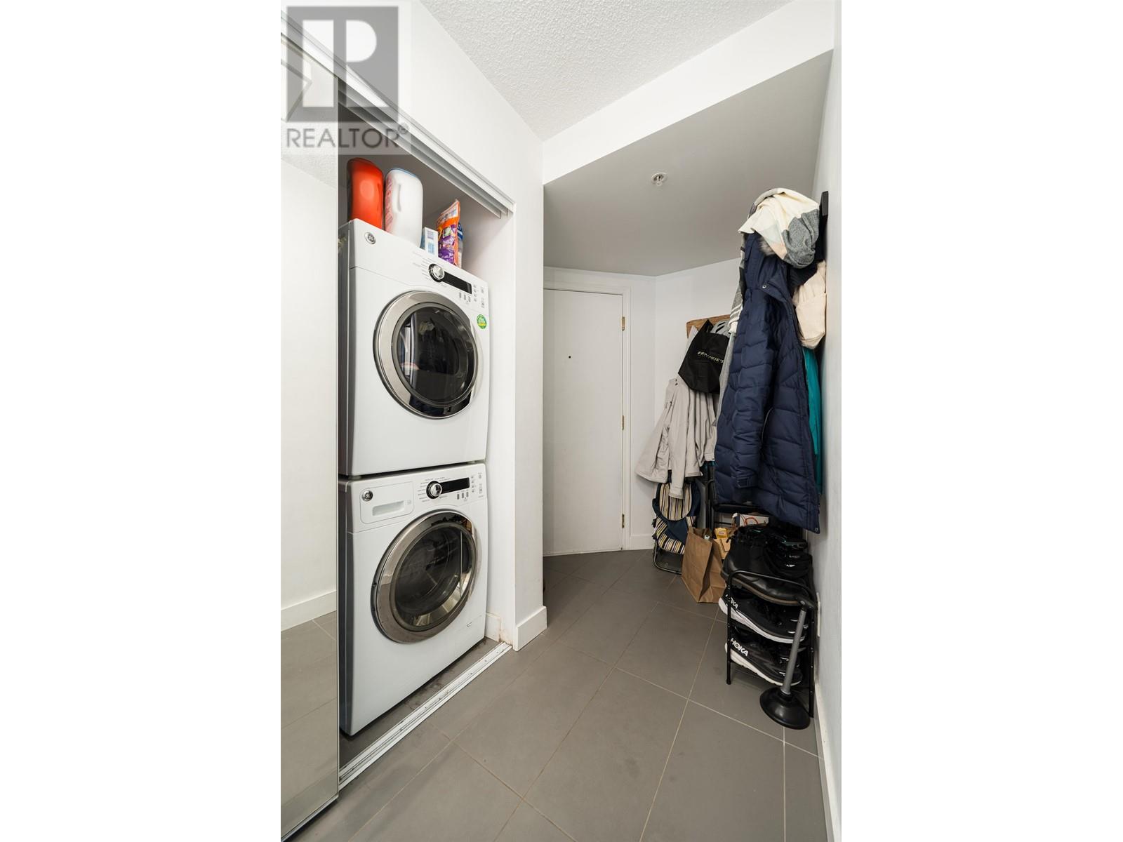 Listing Picture 16 of 28 : 2204 939 HOMER STREET, Vancouver / 溫哥華 - 魯藝地產 Yvonne Lu Group - MLS Medallion Club Member