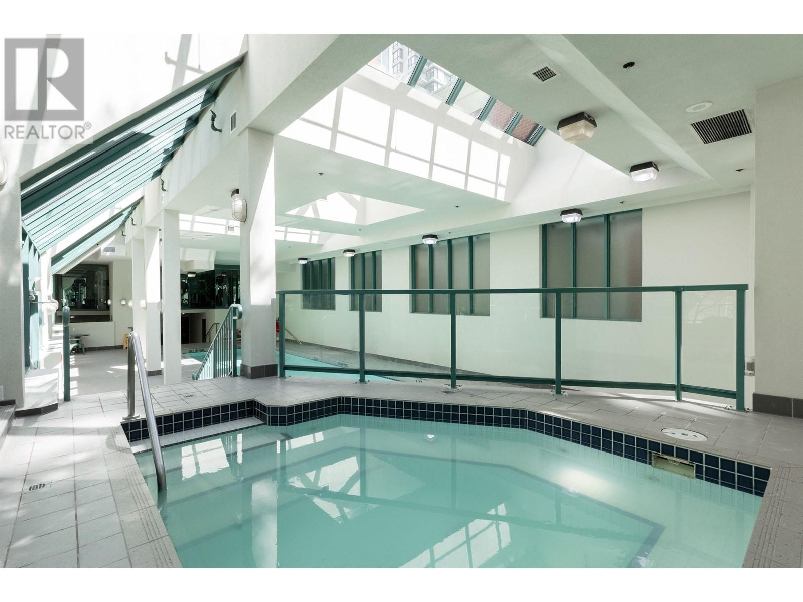 Listing Picture 24 of 28 : 2204 939 HOMER STREET, Vancouver / 溫哥華 - 魯藝地產 Yvonne Lu Group - MLS Medallion Club Member