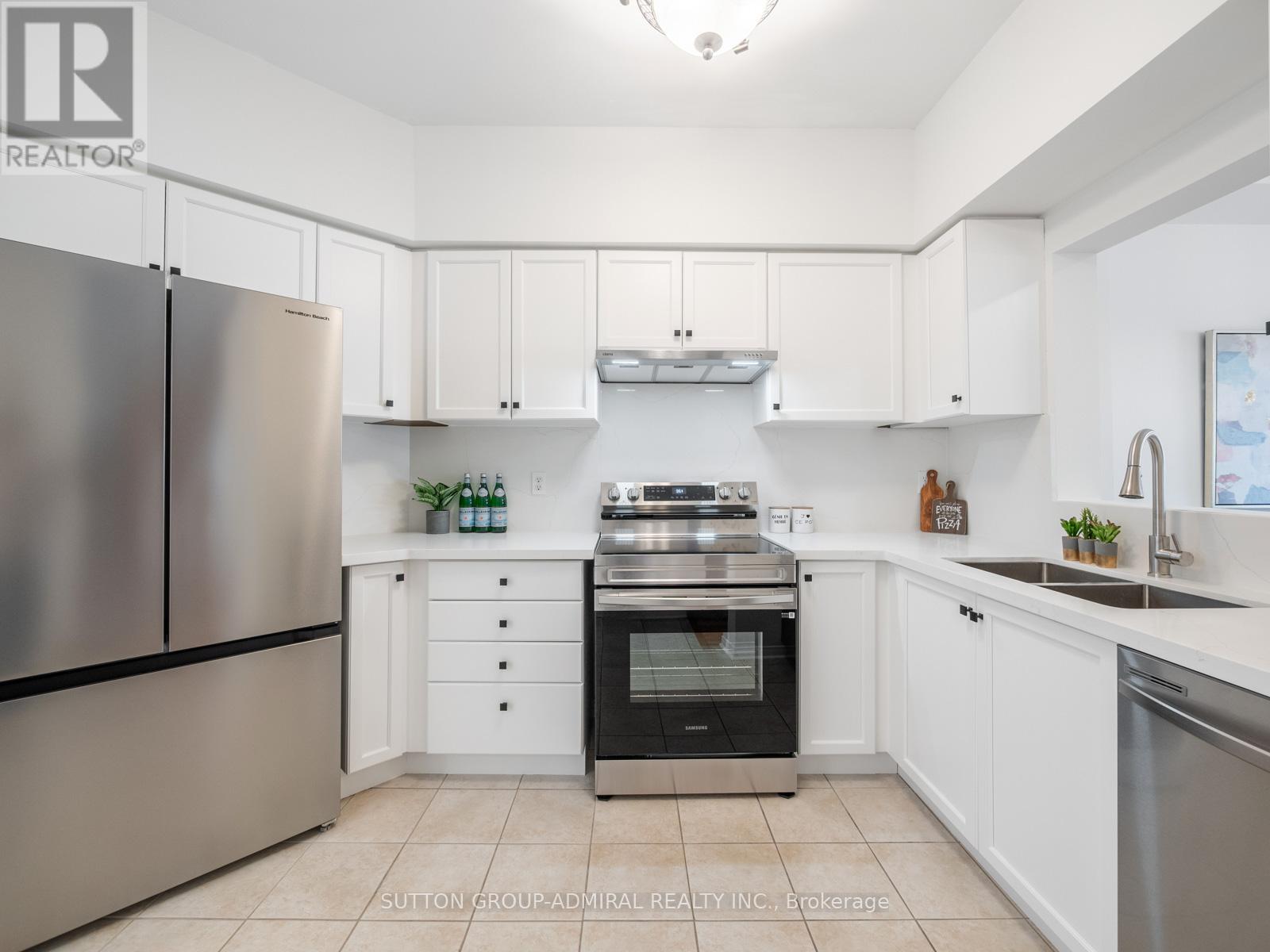 Property at 225 - 23 OBSERVATORY LANE image 4