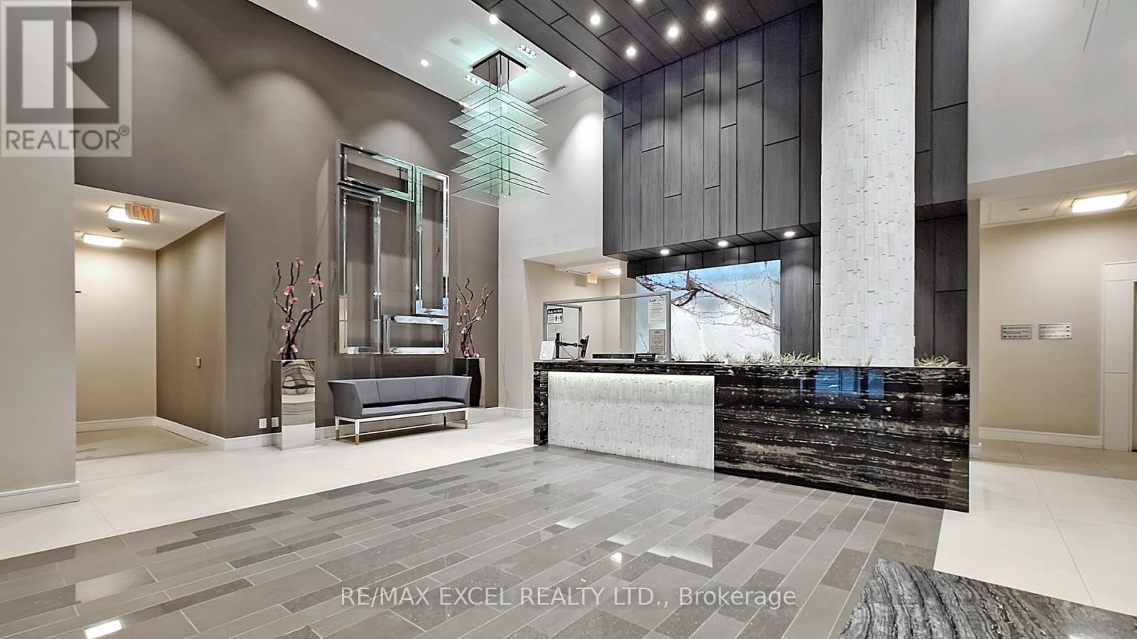 805 - 9191 Yonge Street, Richmond Hill, Ontario  L4C 1E2 - Photo 2 - N12093695