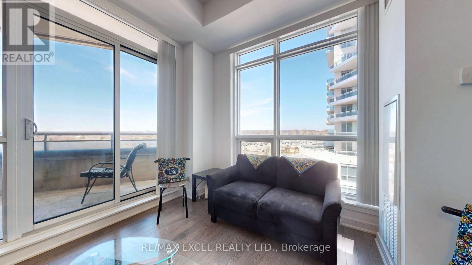 805 - 9191 Yonge Street, Richmond Hill, Ontario  L4C 1E2 - Photo 3 - N12093695