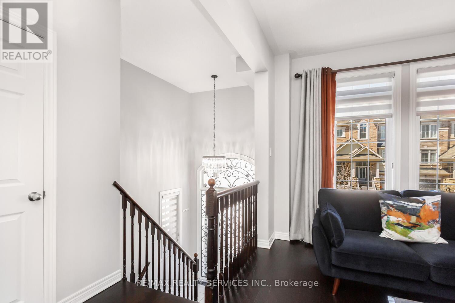 Property at 14 ROCKMAN CRESCENT image 5