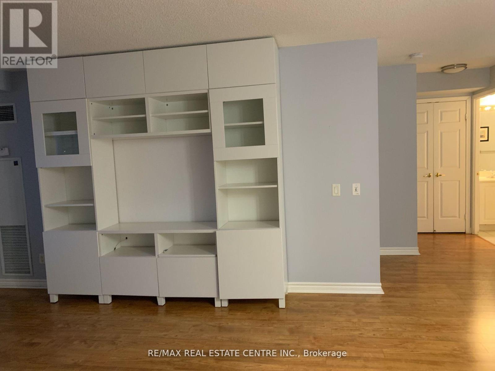 821 - 25 Kingsbridge Garden Circle, Mississauga, Ontario  L5R 4B1 - Photo 16 - W12093683