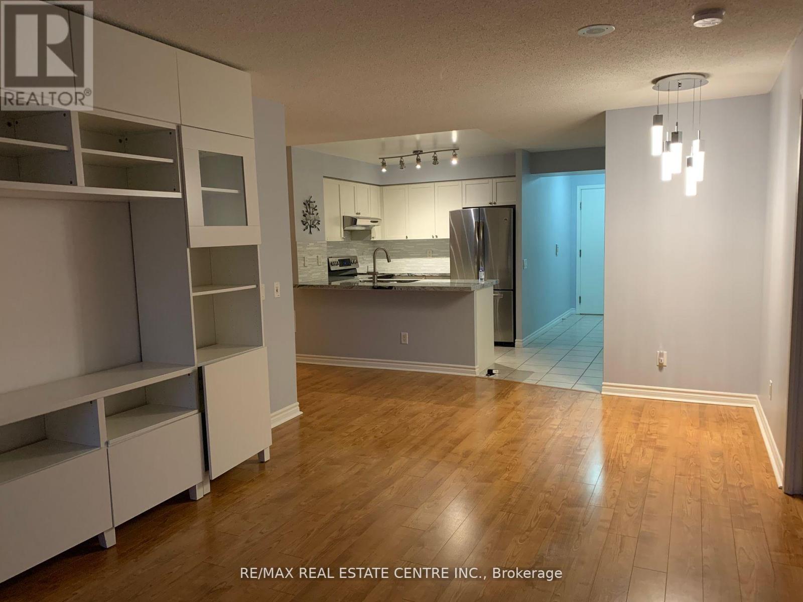 821 - 25 Kingsbridge Garden Circle, Mississauga, Ontario  L5R 4B1 - Photo 18 - W12093683