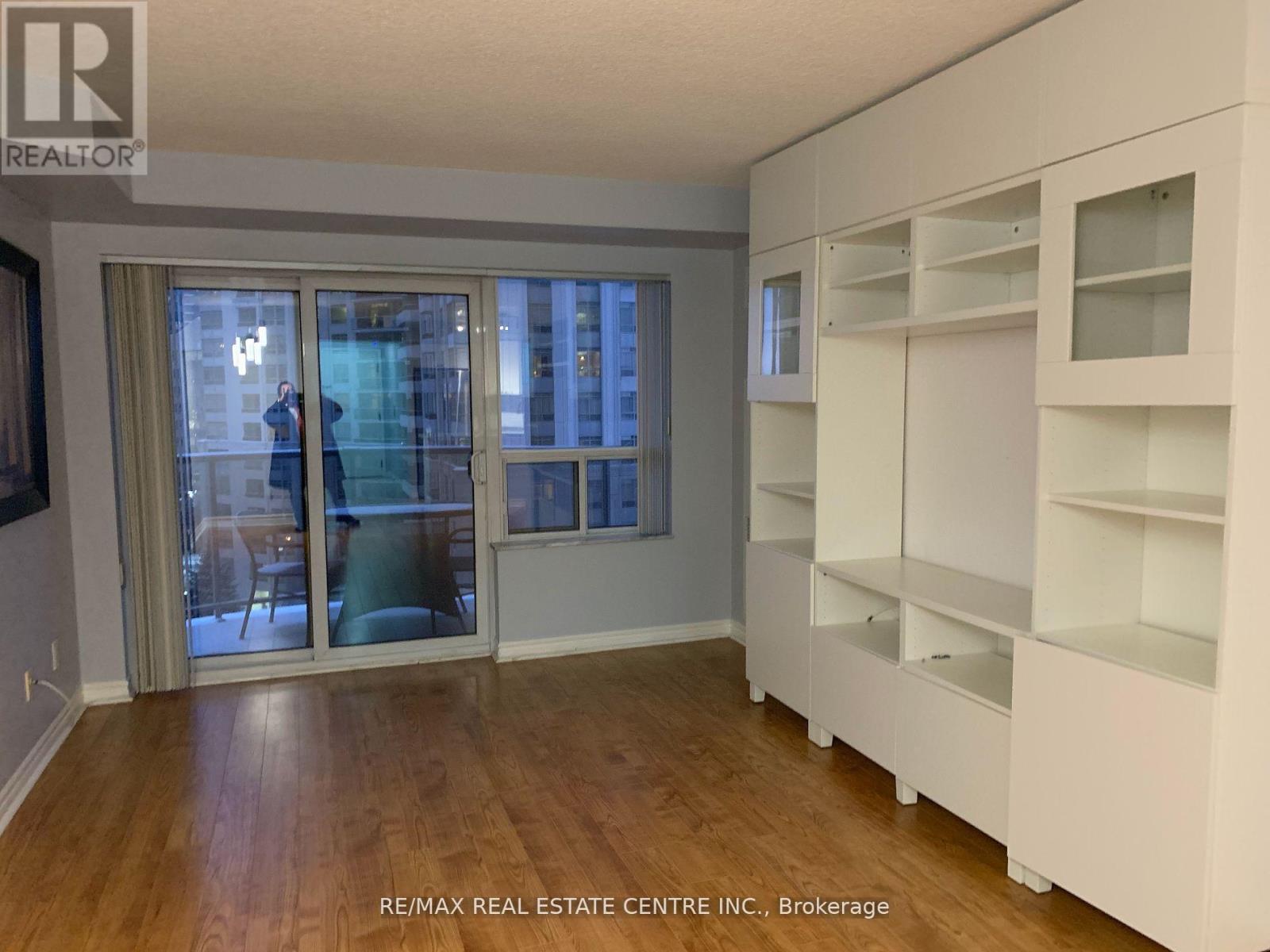 821 - 25 Kingsbridge Garden Circle, Mississauga, Ontario  L5R 4B1 - Photo 25 - W12093683