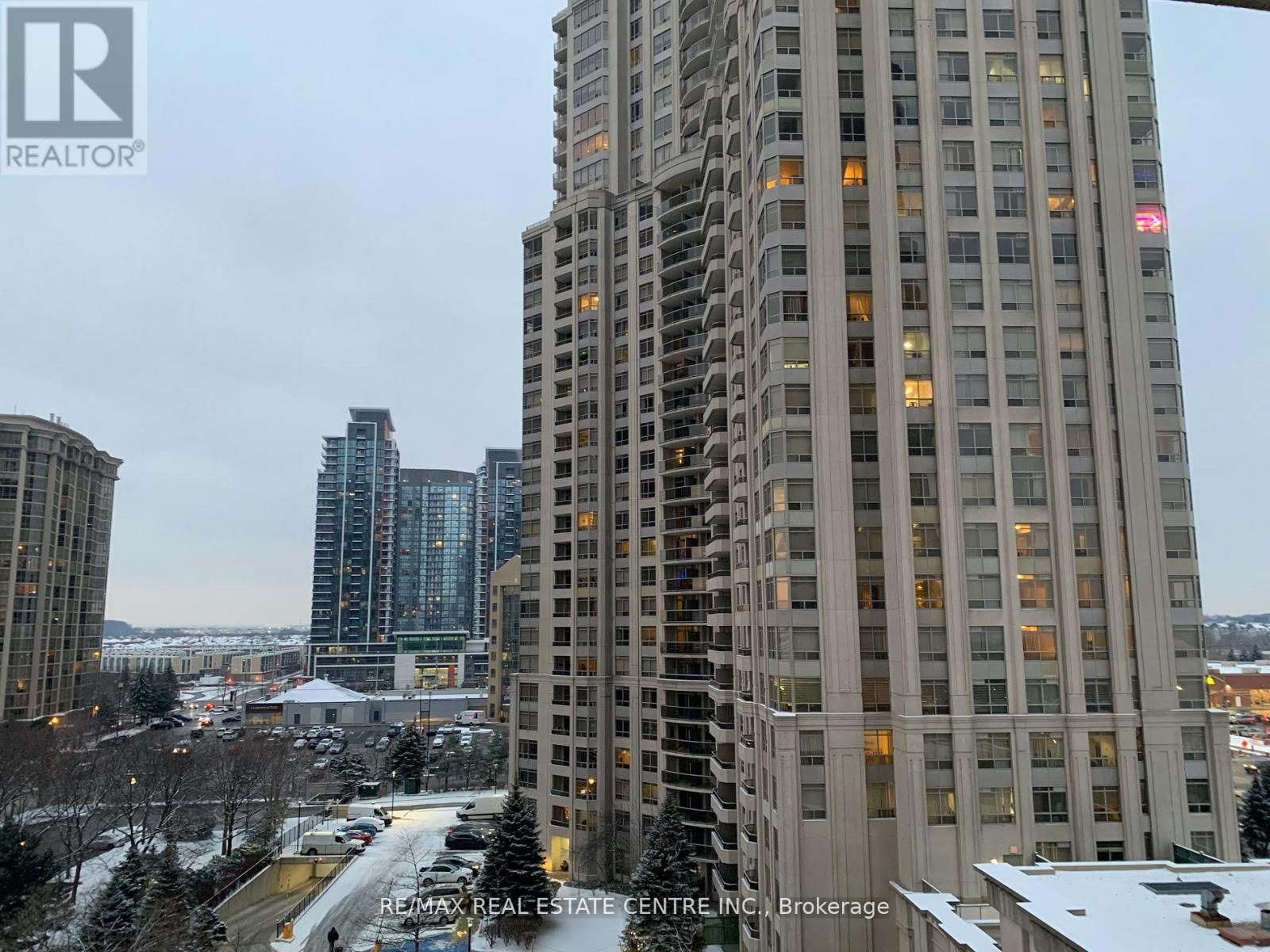 821 - 25 Kingsbridge Garden Circle, Mississauga, Ontario  L5R 4B1 - Photo 3 - W12093683