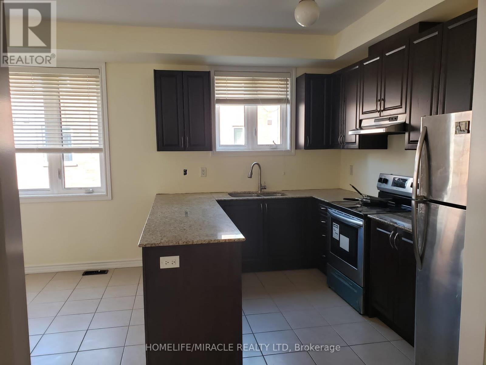 11 Shiff Crescent, Brampton, Ontario  L6Z 0H5 - Photo 10 - W12093724