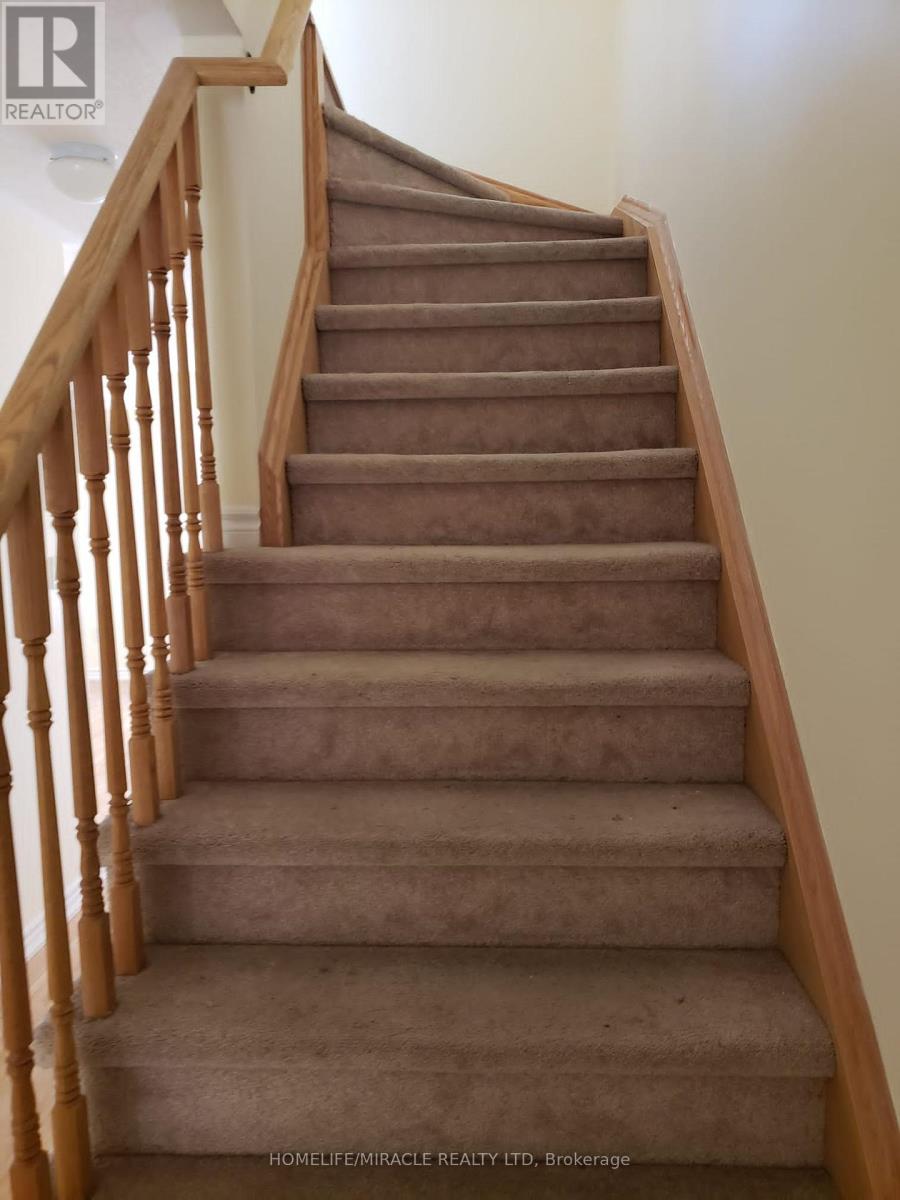 11 Shiff Crescent, Brampton, Ontario  L6Z 0H5 - Photo 9 - W12093724