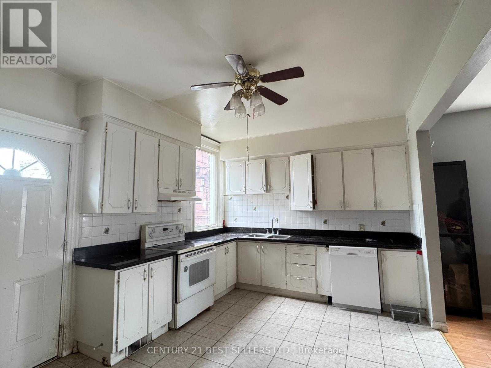 12 Arthur Avenue N, Hamilton, Ontario  L8L 6C5 - Photo 10 - X12093685