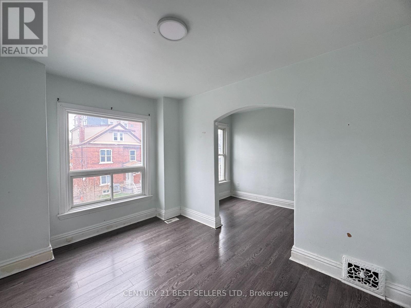 12 Arthur Avenue N, Hamilton, Ontario  L8L 6C5 - Photo 15 - X12093685