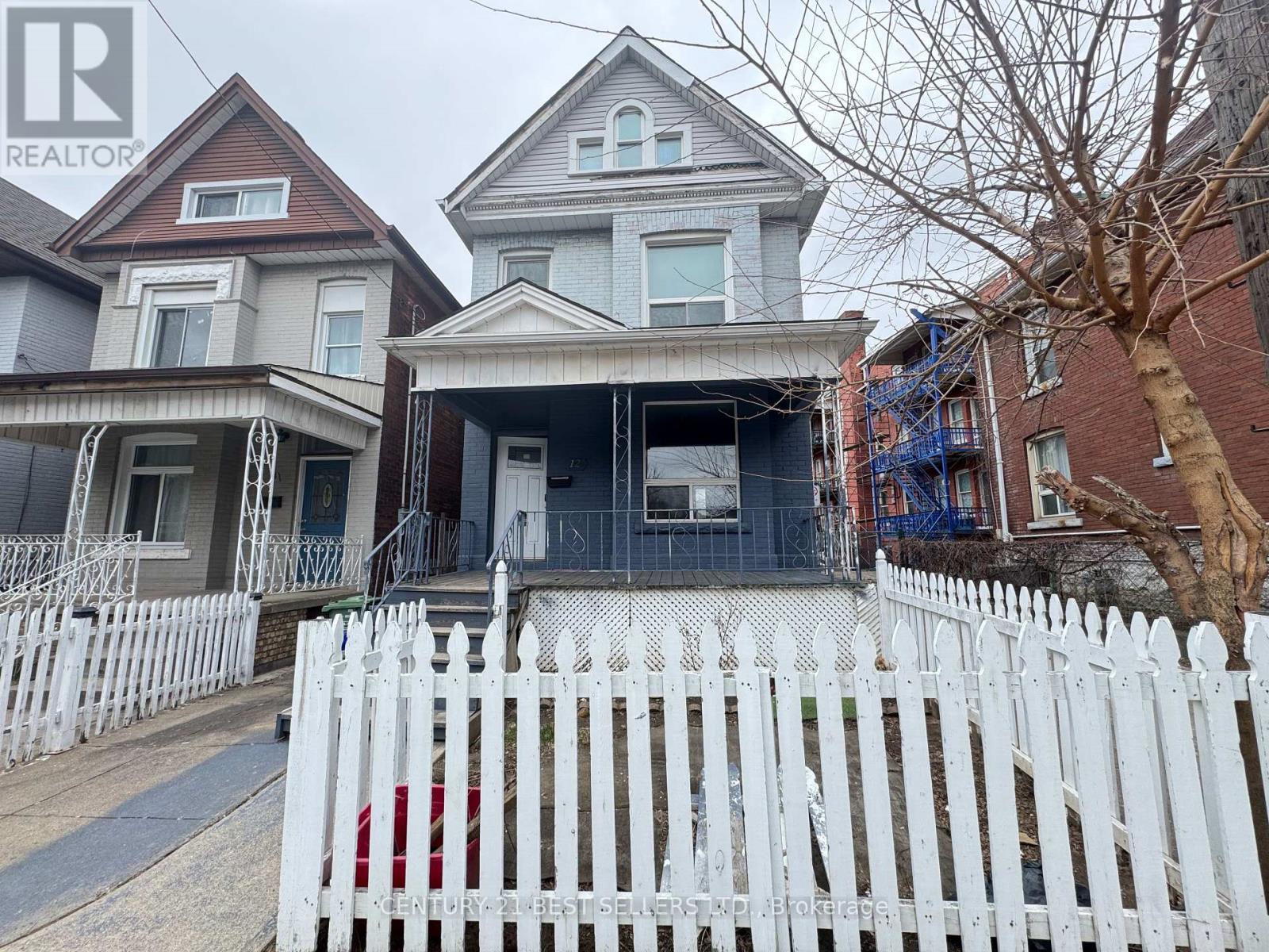 12 Arthur Avenue N, Hamilton, Ontario  L8L 6C5 - Photo 2 - X12093685