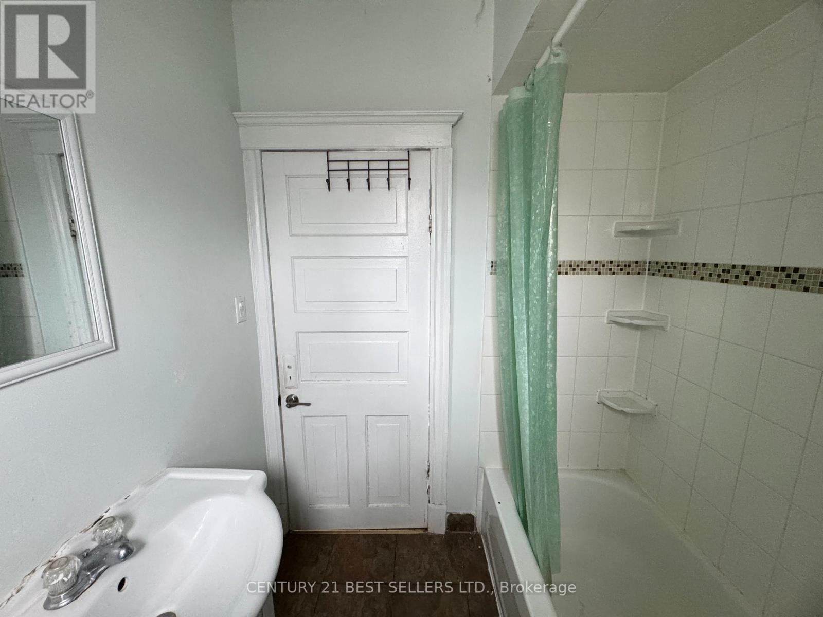 12 Arthur Avenue N, Hamilton, Ontario  L8L 6C5 - Photo 23 - X12093685