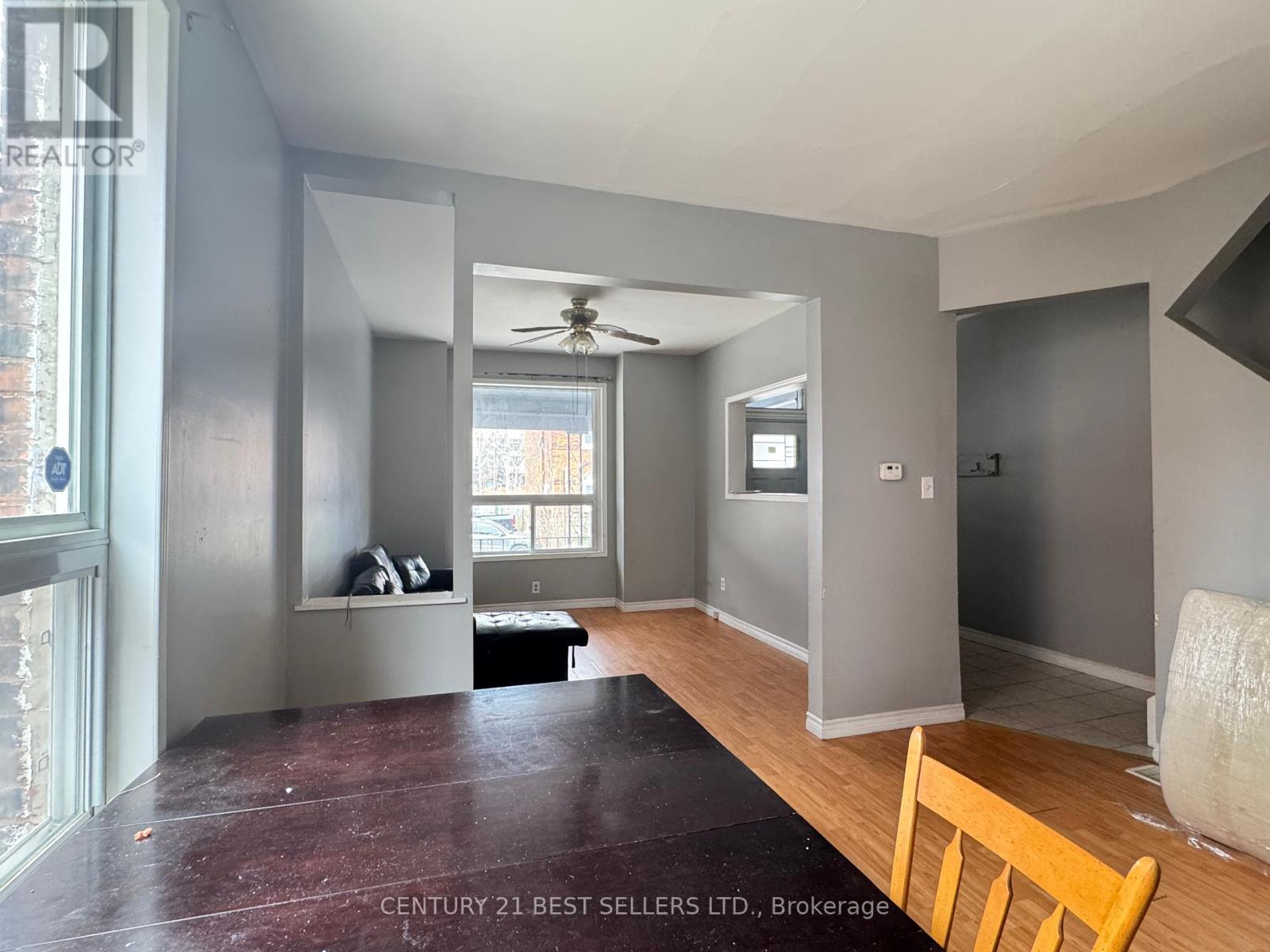 12 Arthur Avenue N, Hamilton, Ontario  L8L 6C5 - Photo 6 - X12093685