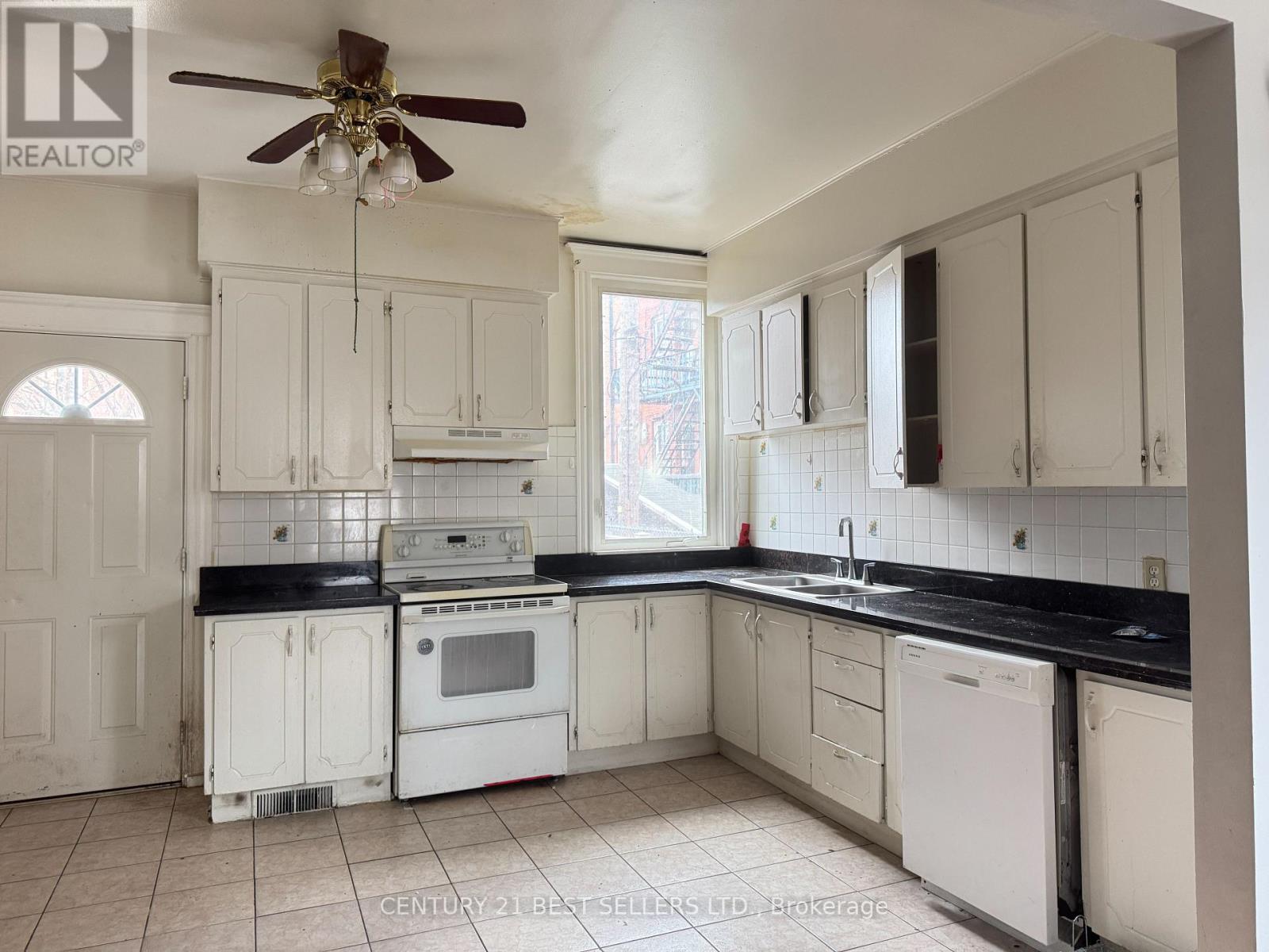 12 Arthur Avenue N, Hamilton, Ontario  L8L 6C5 - Photo 9 - X12093685