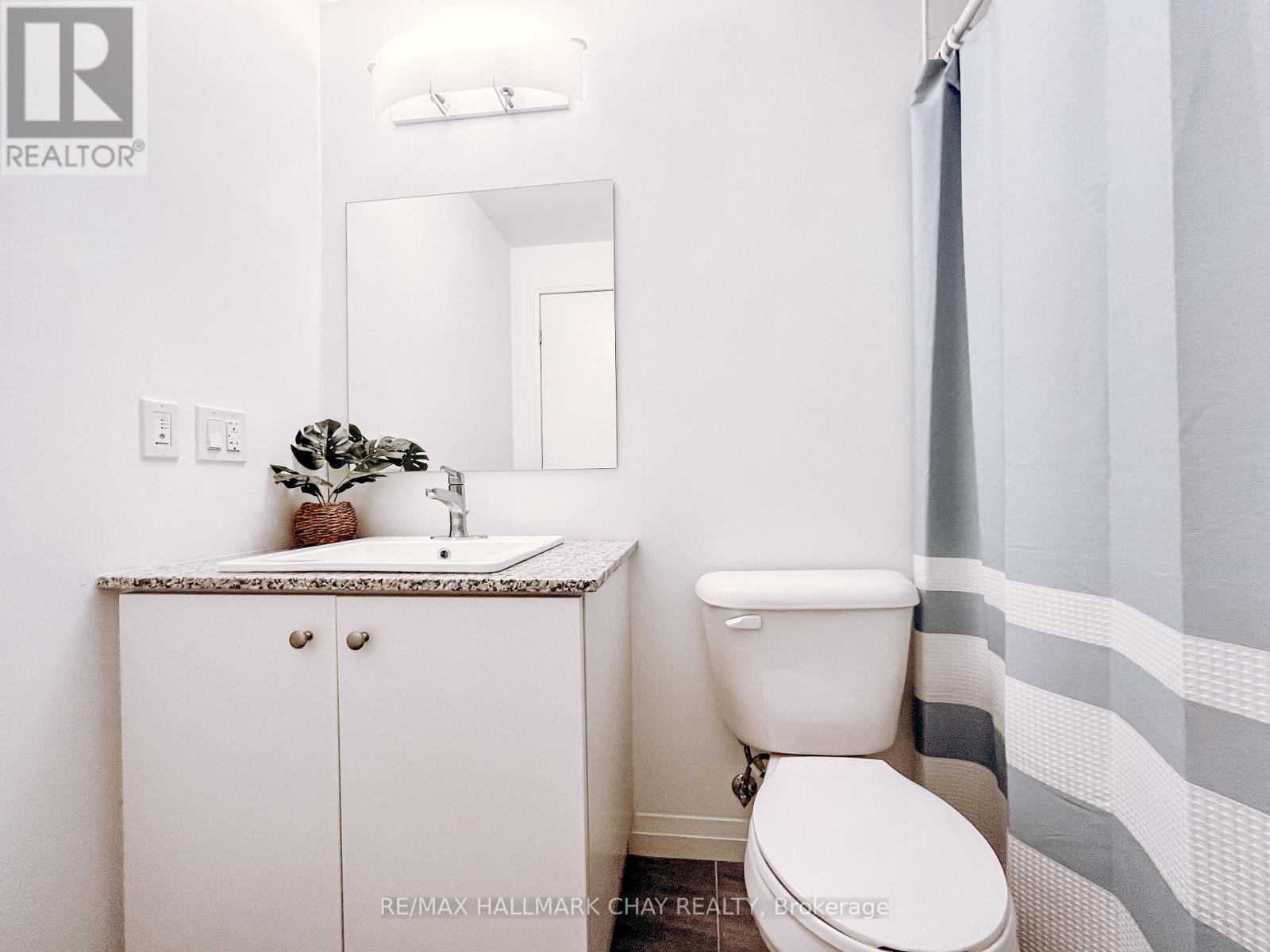 2401 - 108 Garment Street, Kitchener, Ontario  N2G 0E2 - Photo 11 - X12093688