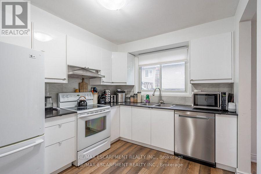 8 - 596 Grey Street, Brantford, Ontario  N3S 4Y1 - Photo 10 - X12093717