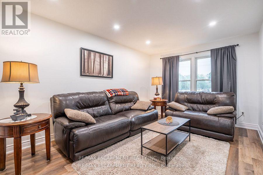 8 - 596 Grey Street, Brantford, Ontario  N3S 4Y1 - Photo 5 - X12093717