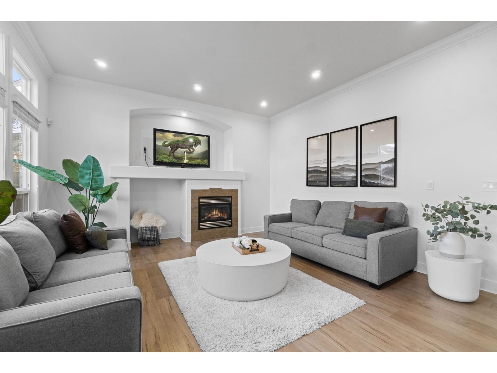 Property at 16476 60A AVENUE image 4