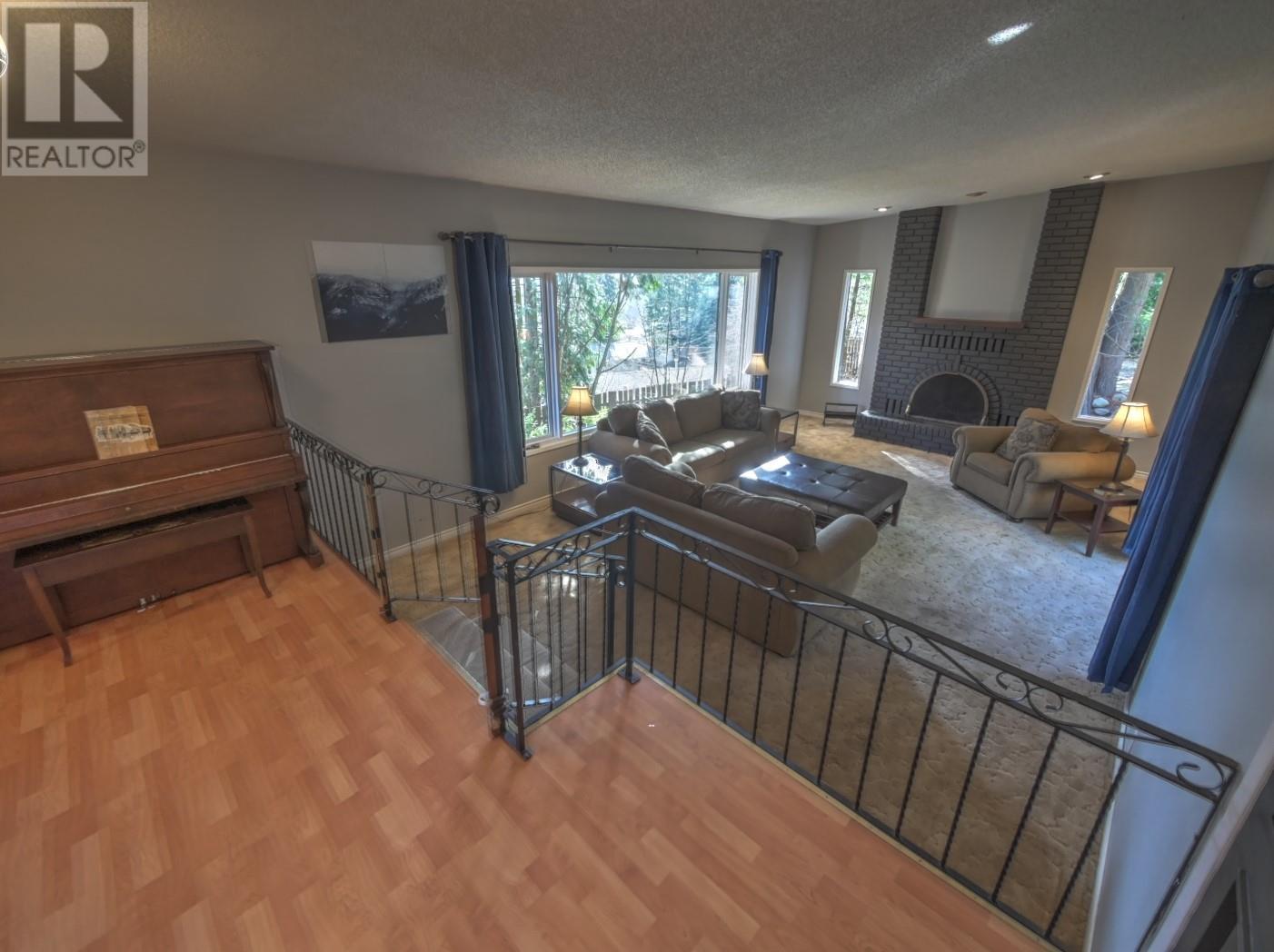Property at 745 Chickadee Lane image 5