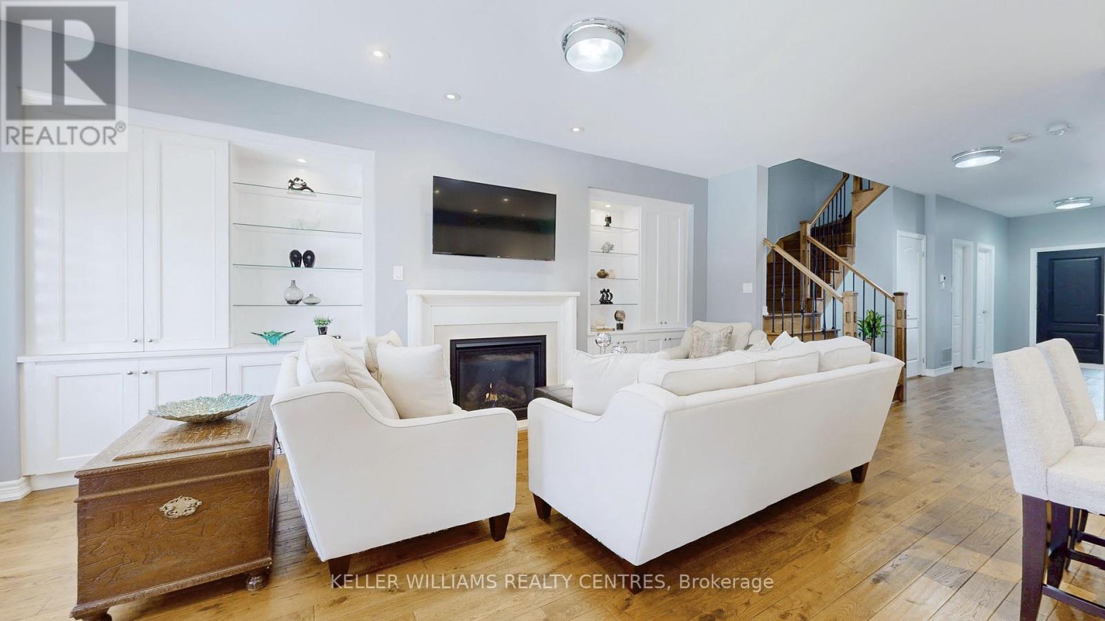 Property at 17 CHARMUSE LANE image 5