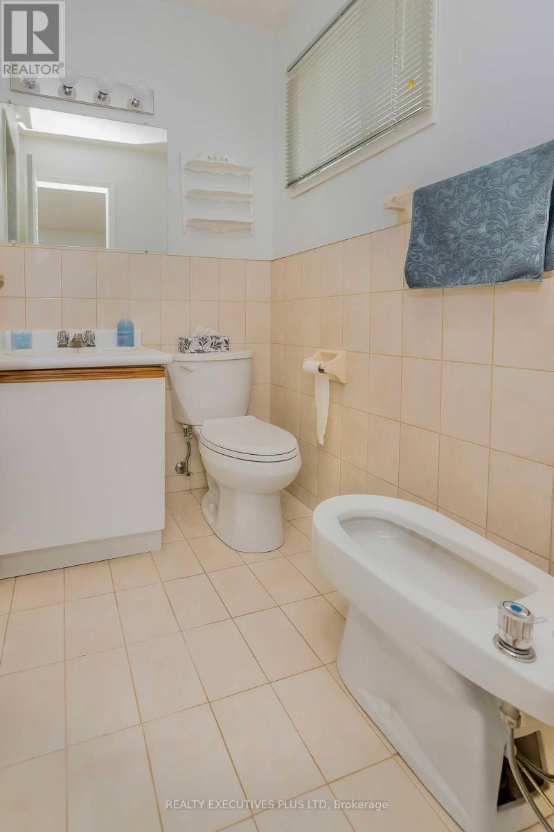 573 Mosley Street, Wasaga Beach, Ontario  L9Z 2J4 - Photo 21 - S12076445