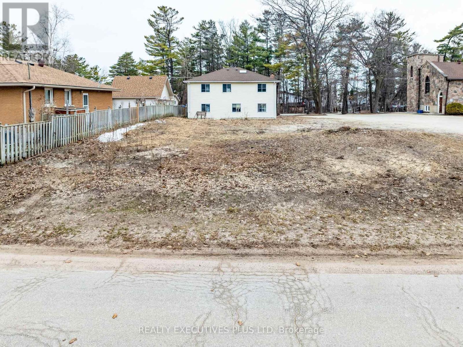 573 Mosley Street, Wasaga Beach, Ontario  L9Z 2J4 - Photo 7 - S12076445