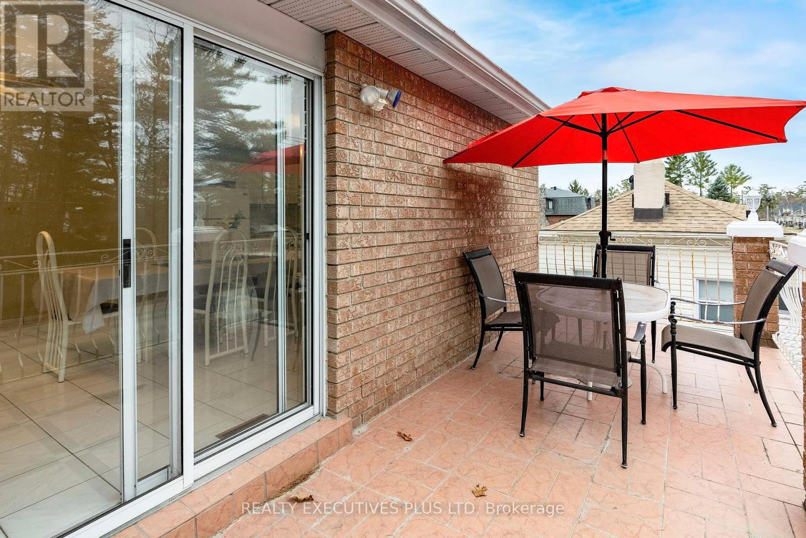 573 Mosley Street, Wasaga Beach, Ontario  L9Z 2J4 - Photo 24 - S12076445