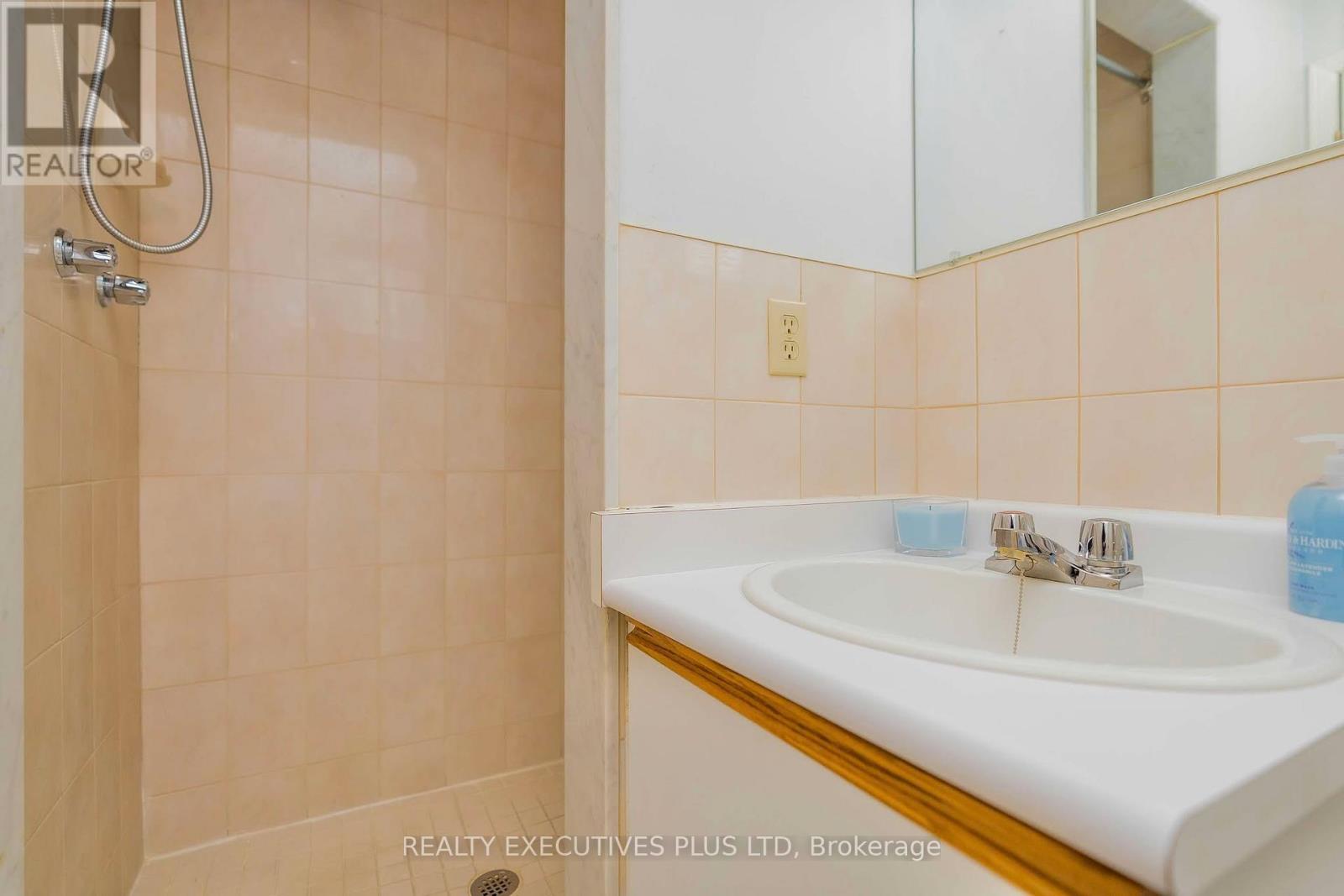 573 Mosley Street, Wasaga Beach, Ontario  L9Z 2J4 - Photo 22 - S12076445