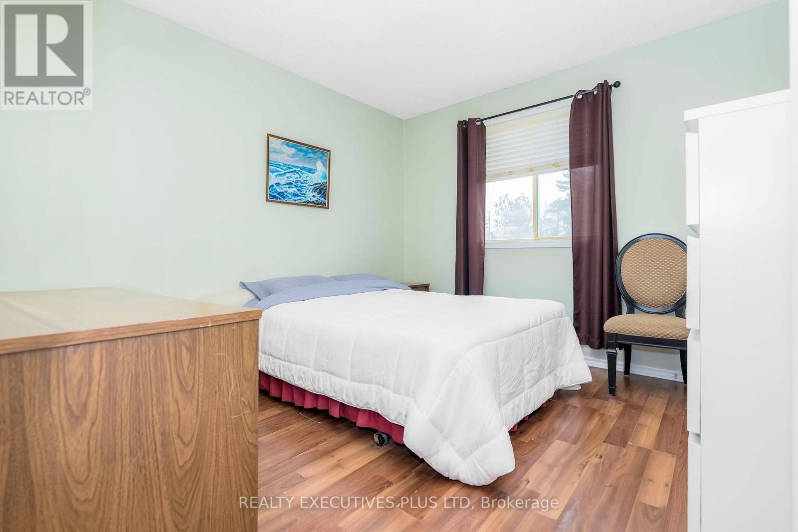 573 Mosley Street, Wasaga Beach, Ontario  L9Z 2J4 - Photo 31 - S12076445