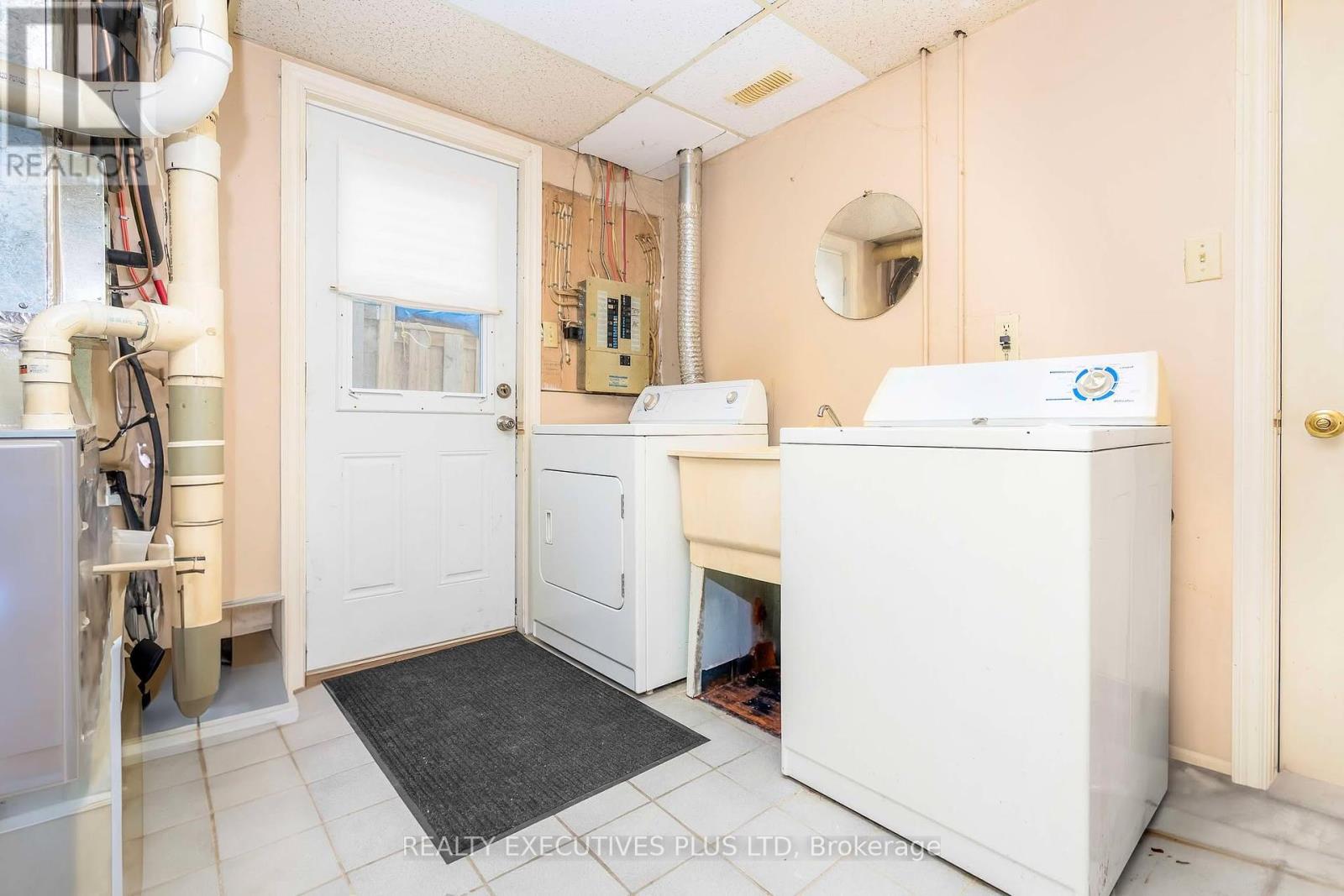 573 Mosley Street, Wasaga Beach, Ontario  L9Z 2J4 - Photo 34 - S12076445