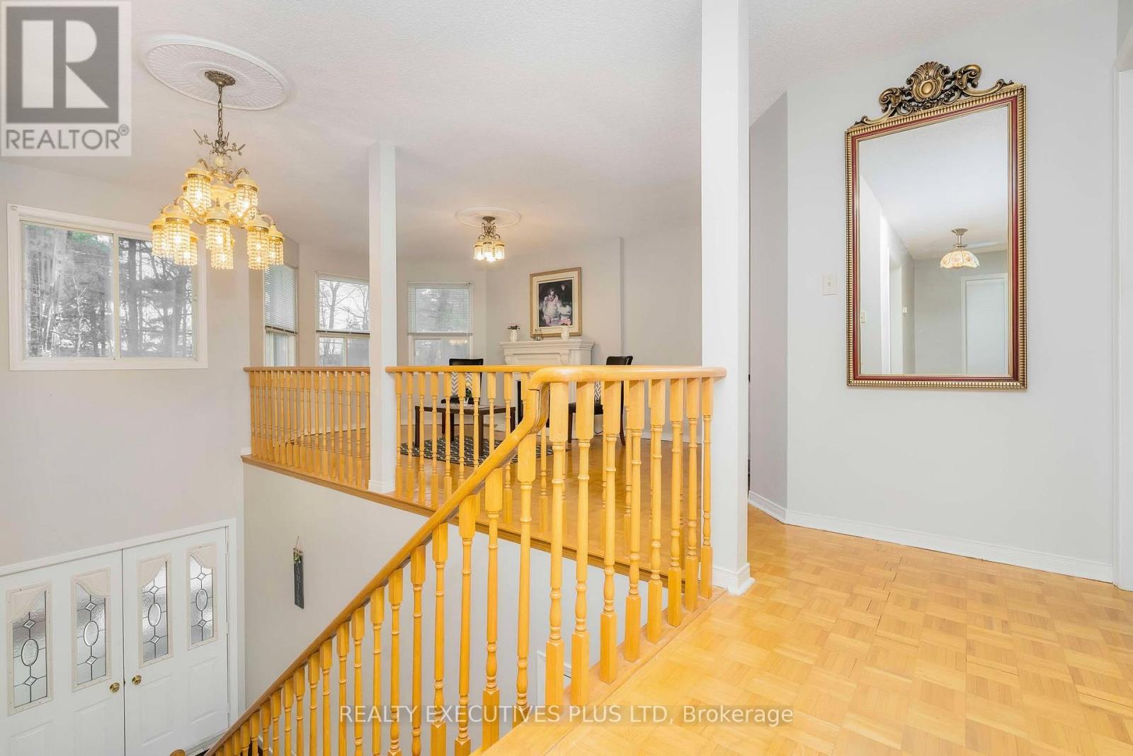 573 Mosley Street, Wasaga Beach, Ontario  L9Z 2J4 - Photo 10 - S12076445