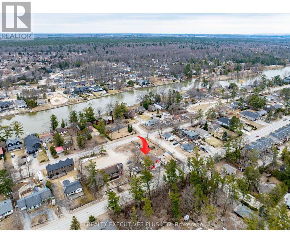 573 Mosley Street, Wasaga Beach, Ontario  L9Z 2J4 - Photo 37 - S12076445