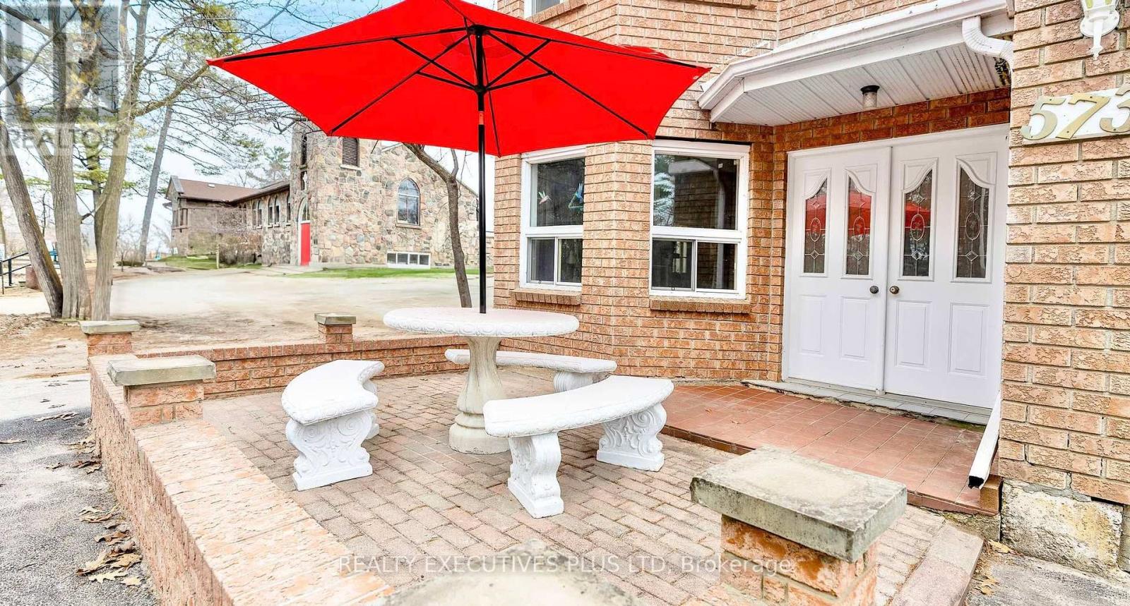 573 Mosley Street, Wasaga Beach, Ontario  L9Z 2J4 - Photo 6 - S12076445