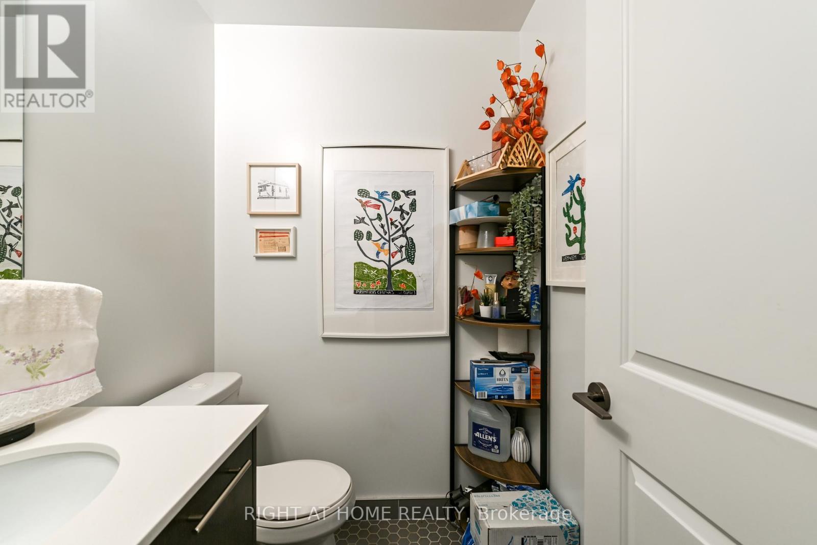 1008 - 11 Lillian Street, Toronto, Ontario  M4S 2H7 - Photo 4 - C12093785